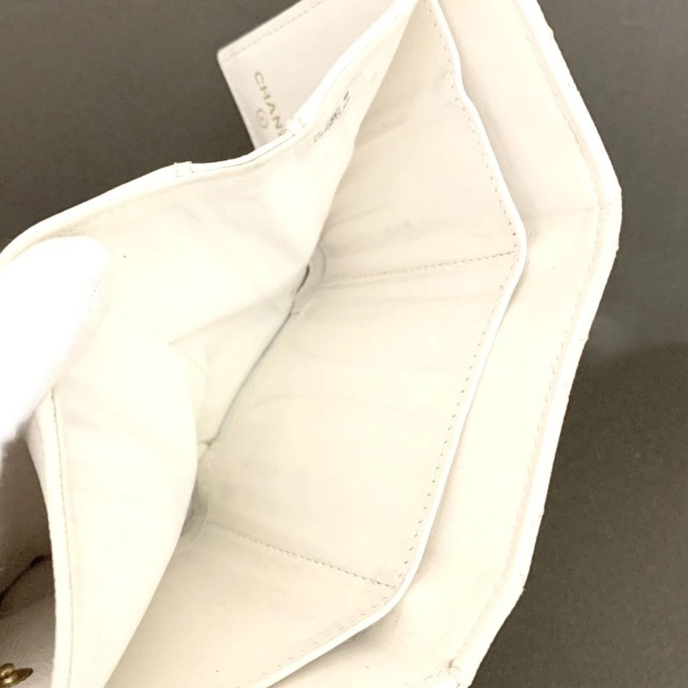 Chanel white CC Quilted Caviar Bijou Crystal trifold Wallet - Picture 11 of 14